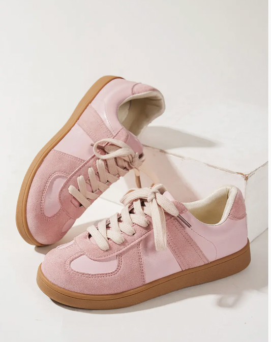 Daniella Sneakers